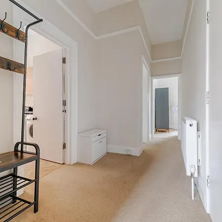 Apartment Peaceful & Pretty Clifton *