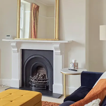 Peaceful & Pretty Clifton *