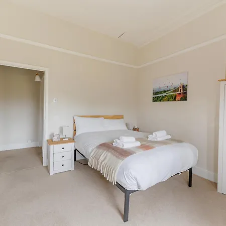 Peaceful & Pretty Clifton Bristol